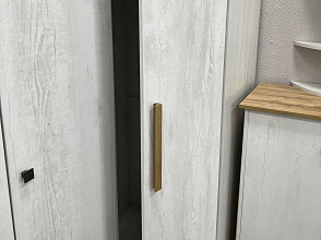 Шкаф «Скандинавия 3Д» КМК 0905.7, бетон пайн светлый/ дуб наварра от магазина Мебельный дом