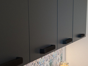 Кухонный гарнитур «Ника» Нео 2,4м с вытяжкой, Антрацит/Белый от магазина Мебельный дом