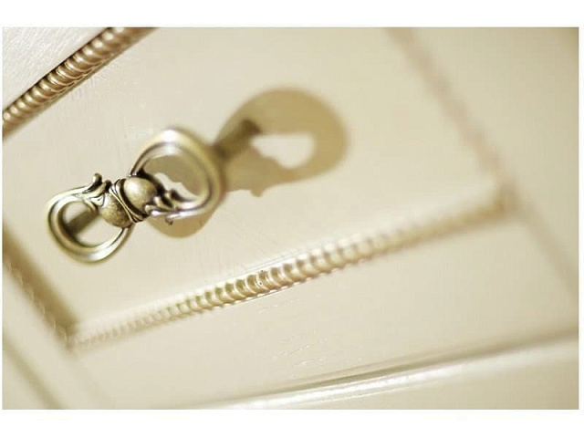 Шкаф с витриной «Алези 8» П350.08-01, слоновая кость. Фото 5